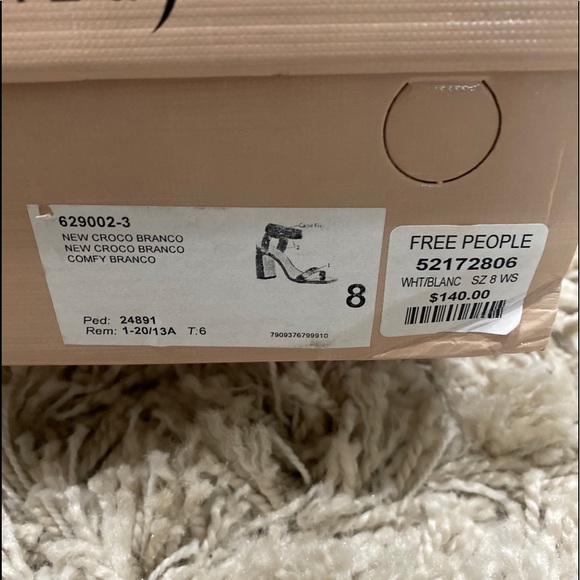 Vicenza white leather crocodile 4” heels - Picture 7 of 7